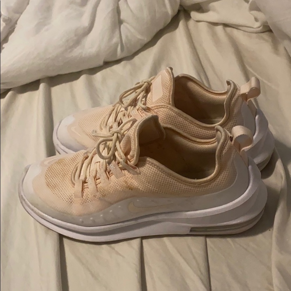 Nike air max axis